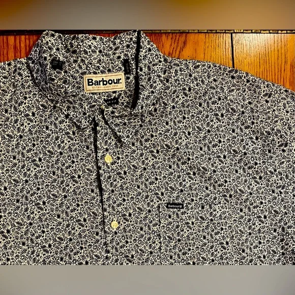 EUC Barbour mens short sleeve button down shirt, size large, navy print - Picture 3 of 6